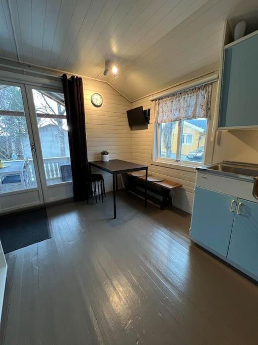 Idyllisk Minihus I Landlige Omgivelser - Med 5 Sengeplasser Og Parkering Åsen المظهر الخارجي الصورة