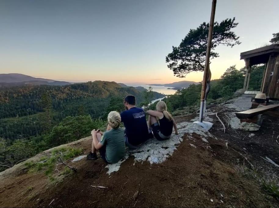 Idyllisk Minihus I Landlige Omgivelser - Med 5 Sengeplasser Og Parkering Åsen المظهر الخارجي الصورة